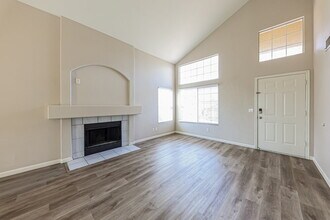 7841 W McRae Way in Glendale, AZ - Building Photo - Building Photo