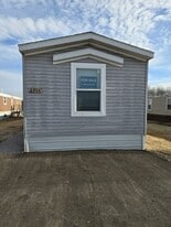 4914 St Croix Dr in Superior, WI - Building Photo