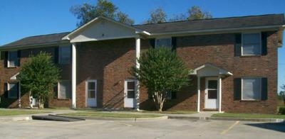 Santa Ana Apartments in Alamo, GA - Building Photo