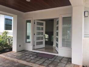 1007 Kuamauna St in Honolulu, HI - Building Photo - Building Photo