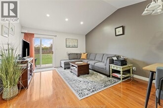 1928 Questa Dr in Windsor, ON - Building Photo - Building Photo