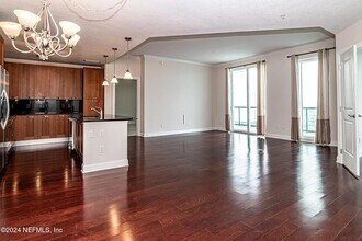 1431 Riverplace Blvd, Unit 3403 in Jacksonville, FL - Building Photo - Building Photo
