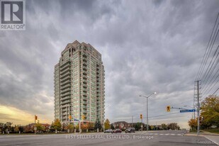 1359 Rathburn Rd E in Mississauga, ON - Building Photo