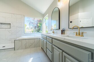 517 Leafhaven Ln in Windsor, CA - Building Photo - Building Photo