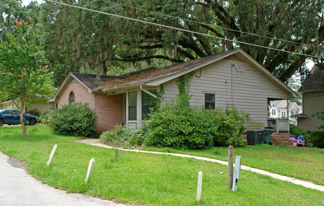 1620 Akridge Dr in Tallahassee, FL - Building Photo - Building Photo