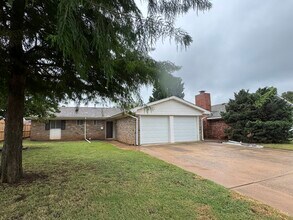 8140 NW 28th St in Bethany, OK - Foto de edificio - Building Photo