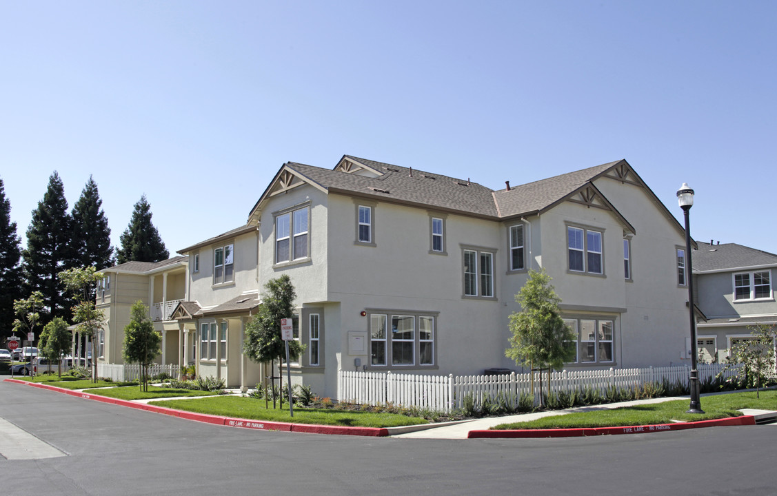 Sheveland Ranch Townhomes in Napa, CA - Building Photo