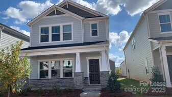 11925 Silverheel Ln in Huntersville, NC - Building Photo