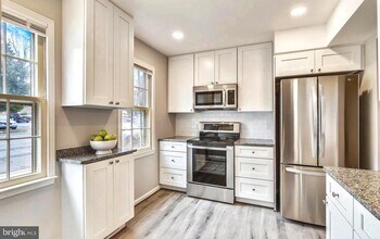 13 Prairie Rose Ct in Gaithersburg, MD - Building Photo - Building Photo
