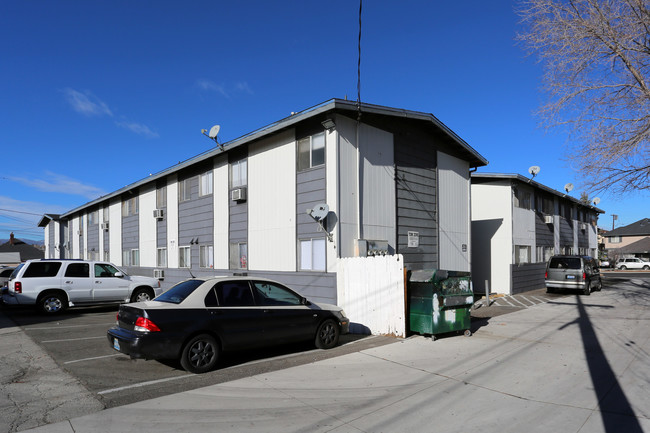 Cheney Manor Apartment in Reno, NV - Building Photo - Building Photo