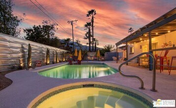 2241 E Finley Rd in Palm Springs, CA - Building Photo - Building Photo