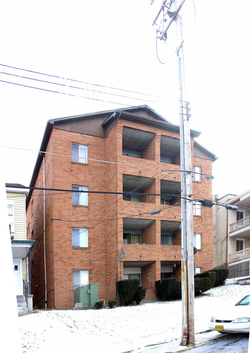 128 Stamm Ave in Pittsburgh, PA - Foto de edificio