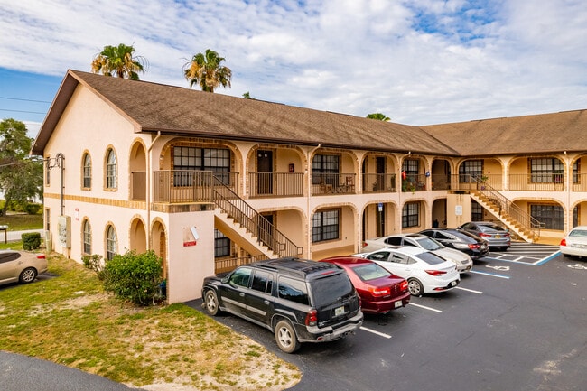 4367 Millwood Rd in Spring Hill, FL - Foto de edificio - Building Photo