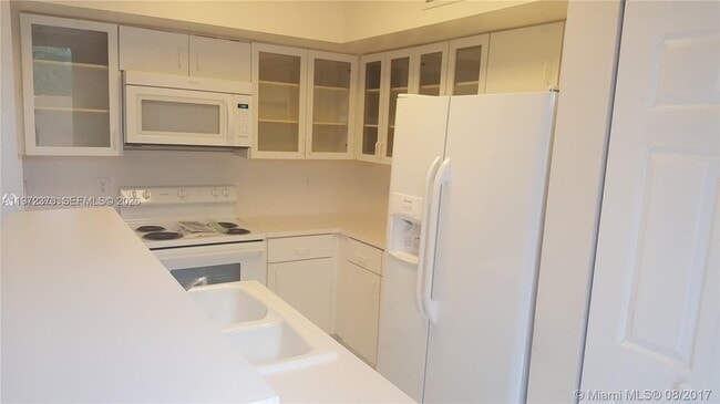 8755 SW 152nd Ave in Miami, FL - Building Photo - Building Photo