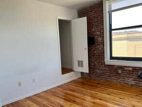 600 Columbia Rd, Unit 1 in Boston, MA - Building Photo - Building Photo