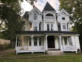 21 Pleasant St, Unit #3 Unit in Upton, MA - Building Photo