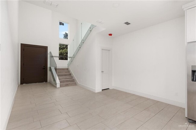 15 S 42nd St in McAllen, TX - Building Photo - Building Photo