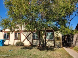 918 E Garfield St in Phoenix, AZ - Building Photo