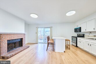 5 Briarstone Ln in Gaithersburg, MD - Building Photo - Building Photo