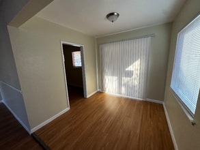 1571 Sheridan Rd in San Bernardino, CA - Foto de edificio - Building Photo