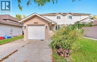 3692 Holburn St in Windsor, ON - Building Photo