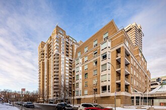 1 Wood in Westmount, QC - Building Photo - Building Photo