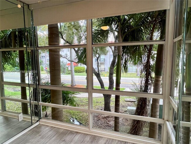 210 172nd St in Sunny Isles Beach, FL - Building Photo - Building Photo