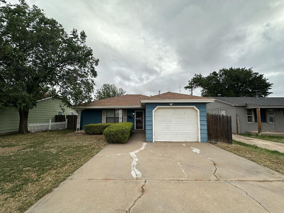 4810 35th St in Lubbock, TX - Building Photo