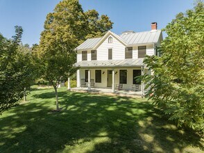 4-6 Old Primrose Hill Rd in Rhinebeck, NY - Building Photo - Building Photo