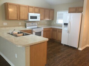6925 Krenson Oaks St in Lakeland, FL - Building Photo - Building Photo