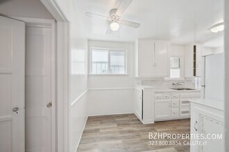 1406 N Mansfield Ave in Los Angeles, CA - Building Photo - Building Photo