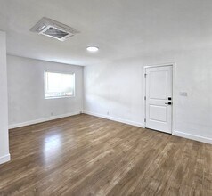 961 W 21st St in Los Angeles, CA - Building Photo - Building Photo