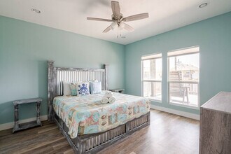 970 S Jacks Rd in Port Bolivar, TX - Building Photo - Building Photo
