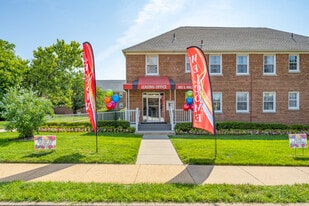 Fillmore Garden Apartments in Arlington, VA - Building Photo