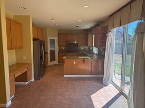 235 Hummingbird Way in American Canyon, CA - Building Photo - Building Photo