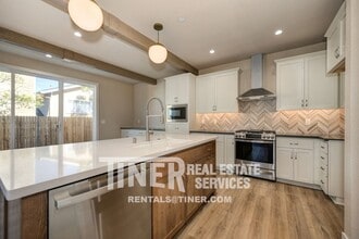 8943 Fair Oaks Blvd in Carmichael, CA - Building Photo - Building Photo