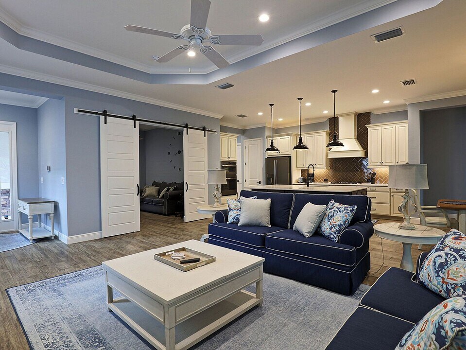 8332 Preserve Point Dr in Ft. Myers, FL - Building Photo