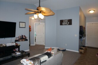 8294 Montalban St in Navarre, FL - Building Photo - Building Photo