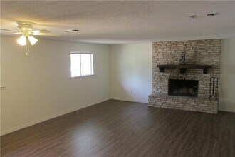11307 Hilltop St in Austin, TX - Building Photo - Building Photo