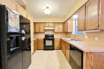 6301 Hunters Glen Dr in Watauga, TX - Building Photo - Building Photo