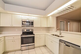 1038 Shaffer Trail in Oviedo, FL - Building Photo - Building Photo