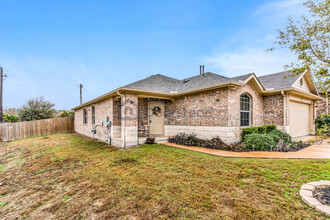 11113 Ukaoma Way in Austin, TX - Foto de edificio - Building Photo