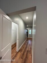 2001 Rdg Mnr Ct in Niskayuna, NY - Building Photo - Building Photo