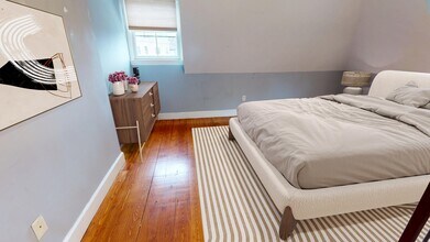 126 Calumet St, Unit #2 in Boston, MA - Foto de edificio - Building Photo