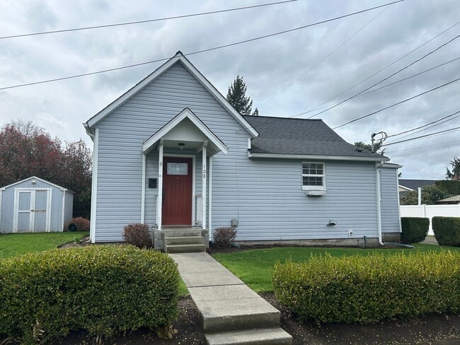 900 Front St in Lynden, WA - Building Photo - Building Photo
