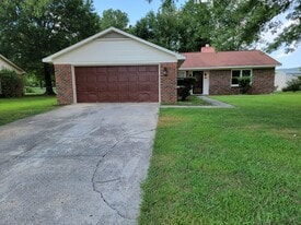 1007 Kinsey Dr SE in Huntsville, AL - Building Photo