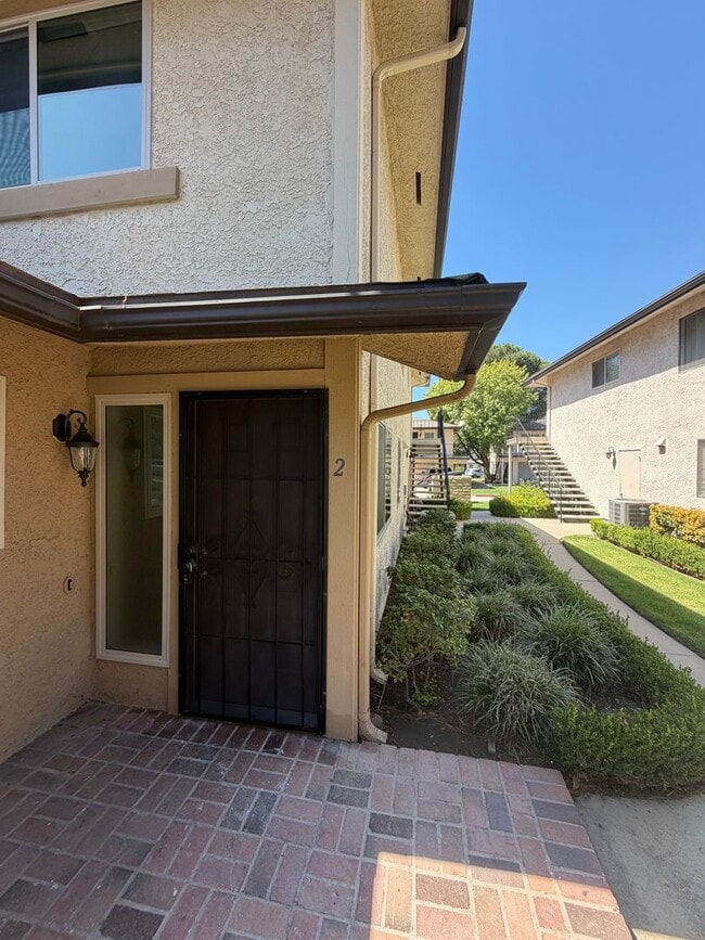 property at 2003 N Avenida Vista Del Monte