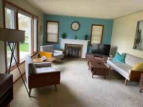 644 3 Mile Rd NE in Grand Rapids, MI - Building Photo - Building Photo