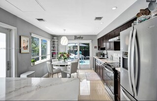 1001 NE 17th Ct in Fort Lauderdale, FL - Building Photo