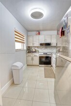 9170 Fontainebleau Blvd in Miami, FL - Building Photo - Building Photo